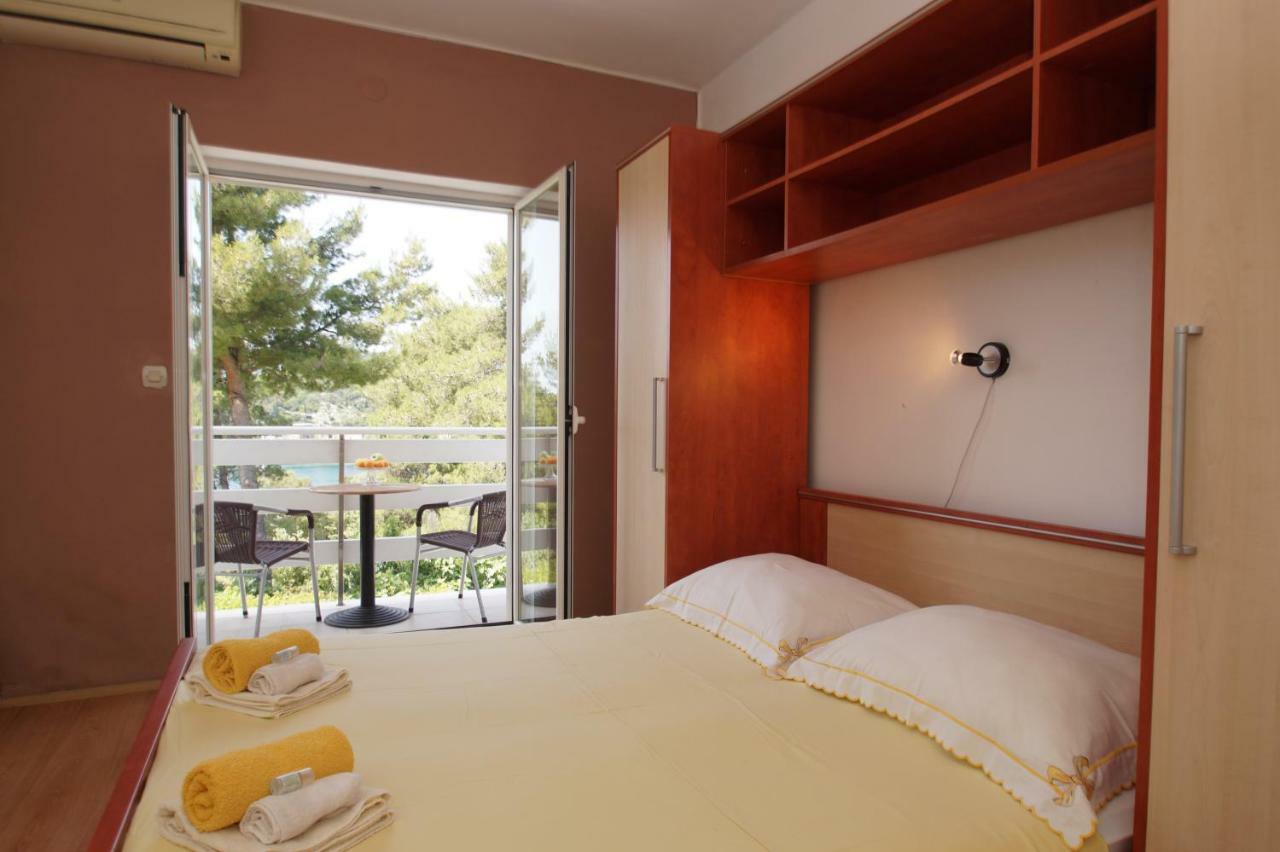 Vita Apartments Zrnovo Buitenkant foto
