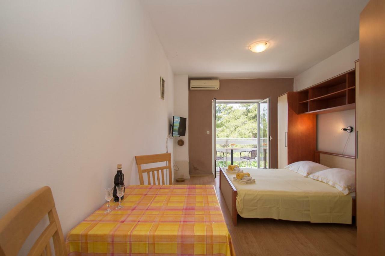 Vita Apartments Zrnovo Buitenkant foto